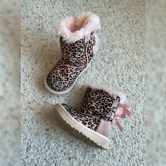 pink cheetah uggs